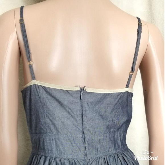Pins & Needles | Chambray Dress with Pockets - Picture 4 of 7